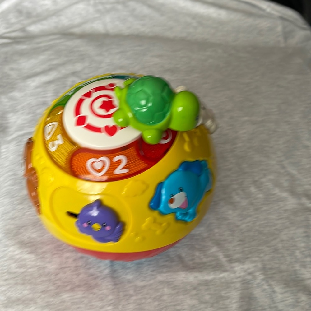 Tech wiggle and crawl ball for babies